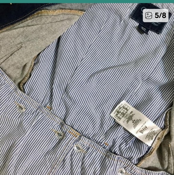 Guess , cropped jean jacket with removable tail very unique - Picture 5 of 9